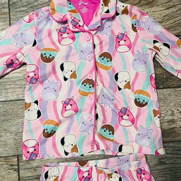Girl 8 Squishmallows pjs - Picture 1 of 4